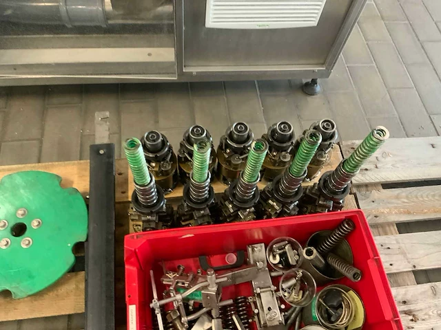 1989 bertolaso capvit 31,5x24 dop flessensluitmachine - afbeelding 28 van  36