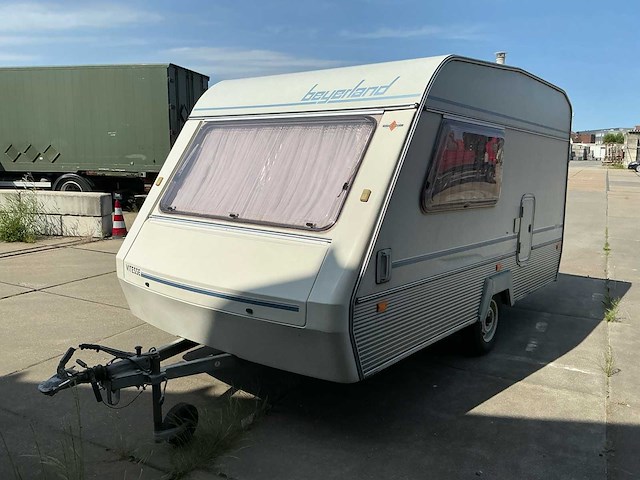 1989 beyerland beyerland vitesse 3.80/2 caravan - afbeelding 1 van  16
