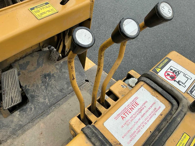 1989 caterpillar f30 vorkheftruck elektrisch - afbeelding 11 van  13