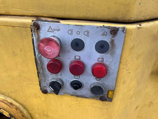 1989 dynapach cc 10 getrokken grondwals - afbeelding 2 van  14