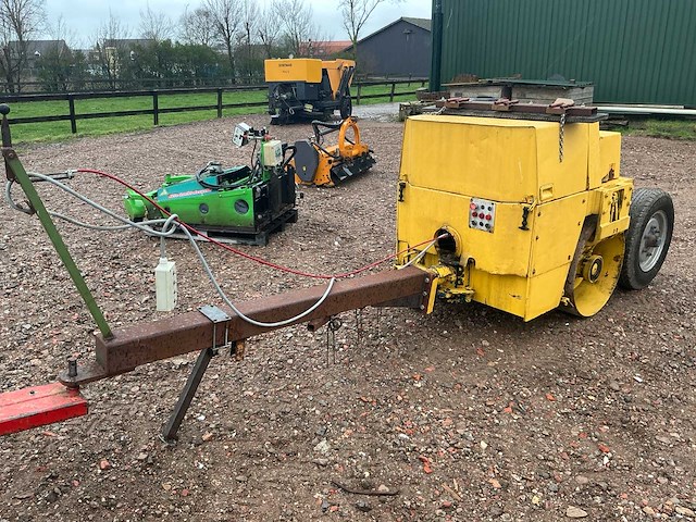 1989 dynapach cc 10 getrokken grondwals - afbeelding 7 van  14