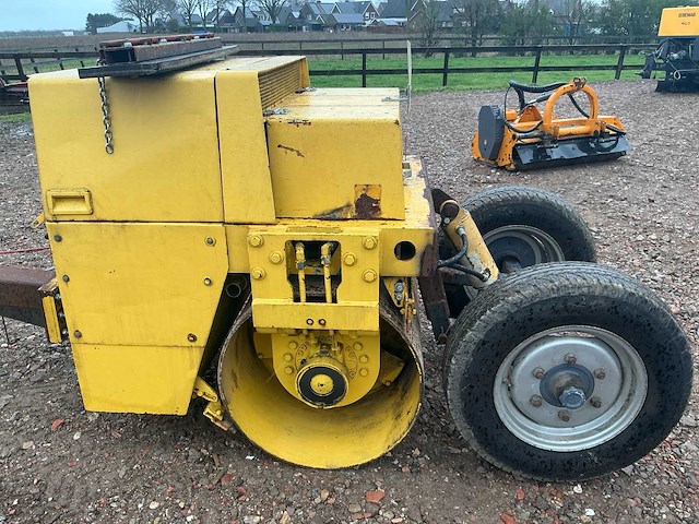 1989 dynapach cc 10 getrokken grondwals - afbeelding 9 van  14