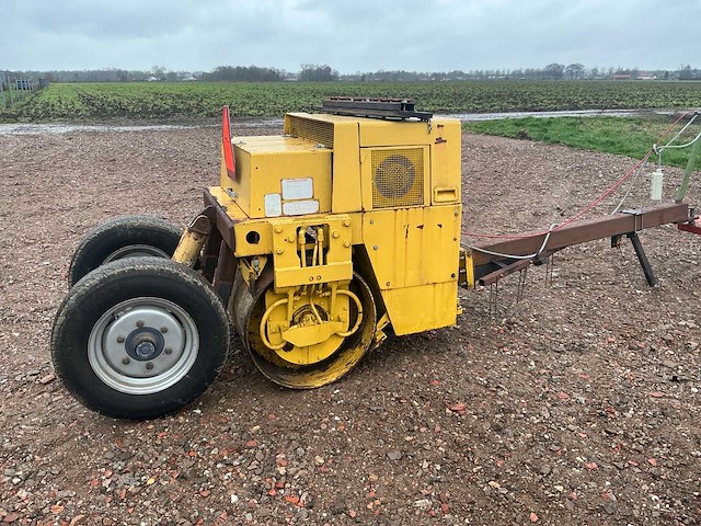 1989 dynapach cc 10 getrokken grondwals - afbeelding 11 van  14