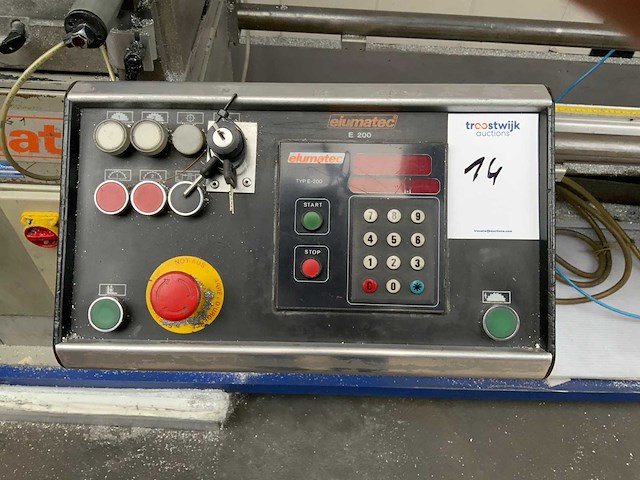1989 elumatec dg 79 dubbele aluminium verstekafkortzaagmachine - afbeelding 5 van  11