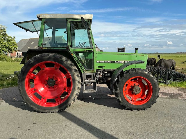 1989 fendt farmer 308 lsa turbomatik vierwielaangedreven landbouwtractor - afbeelding 30 van  33