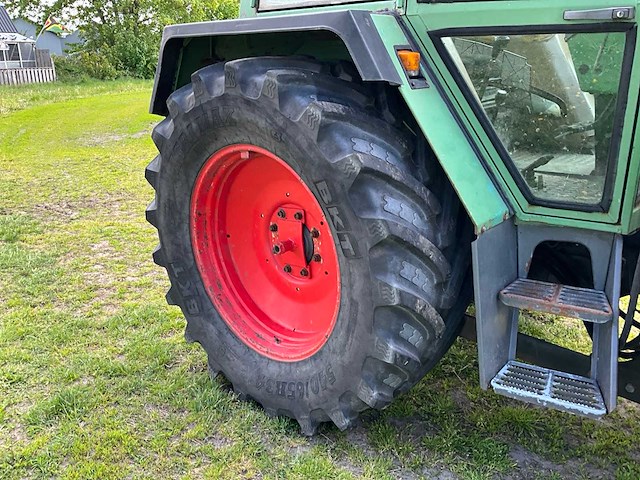 1989 fendt farmer 308lsa turbomatik vierwielaangedreven landbouwtractor met voorlader - afbeelding 21 van  41