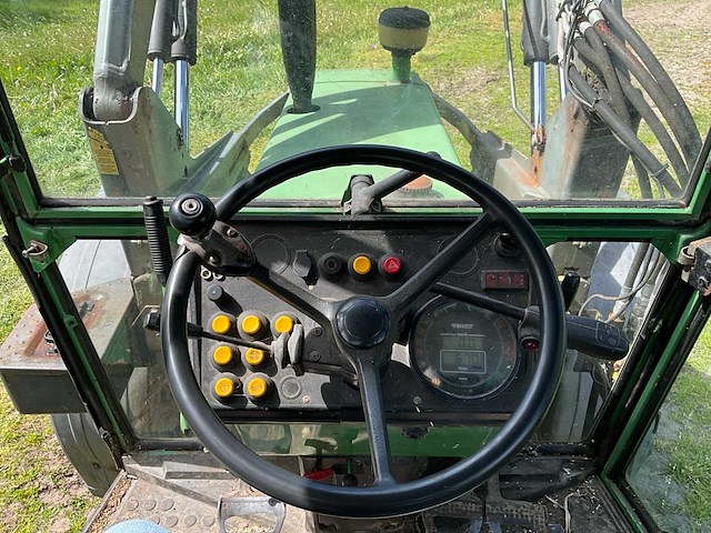 1989 fendt farmer 308lsa turbomatik vierwielaangedreven landbouwtractor met voorlader - afbeelding 26 van  41