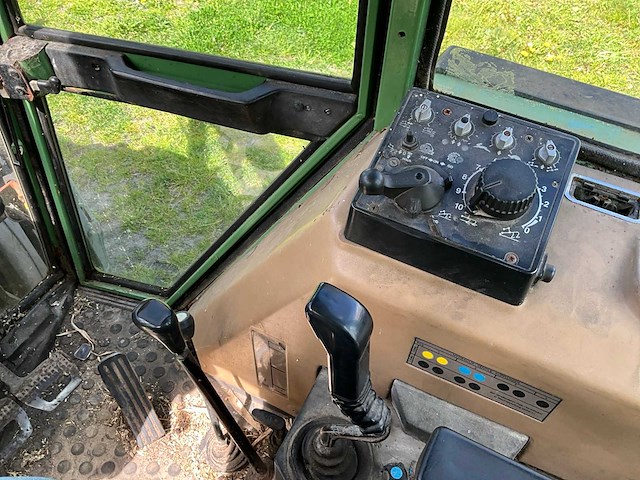 1989 fendt farmer 308lsa turbomatik vierwielaangedreven landbouwtractor met voorlader - afbeelding 31 van  41