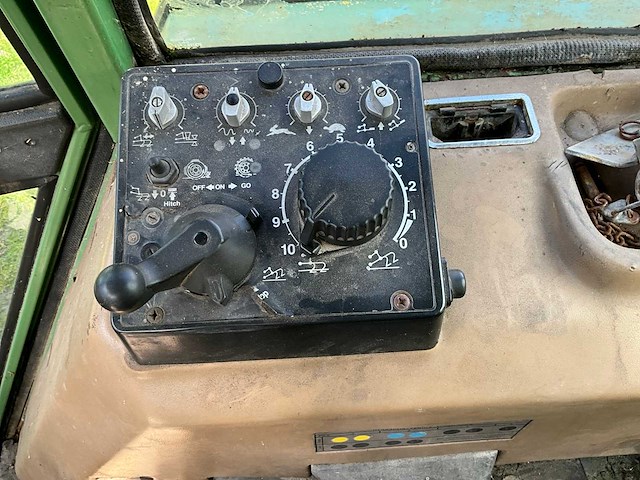 1989 fendt farmer 308lsa turbomatik vierwielaangedreven landbouwtractor met voorlader - afbeelding 32 van  41