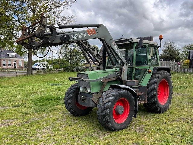 1989 fendt farmer 308lsa turbomatik vierwielaangedreven landbouwtractor met voorlader - afbeelding 1 van  32