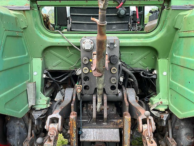 1989 fendt farmer 308lsa turbomatik vierwielaangedreven landbouwtractor met voorlader - afbeelding 22 van  32