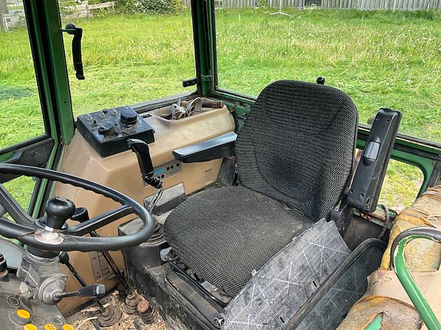 1989 fendt farmer 308lsa turbomatik vierwielaangedreven landbouwtractor met voorlader - afbeelding 26 van  32