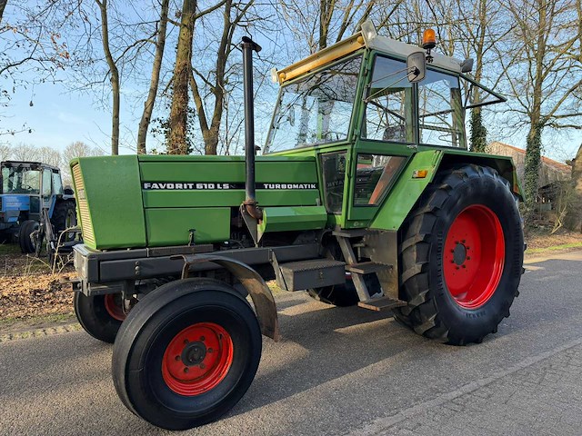 1989 fendt favorit 610 ls tweewielaangedreven landbouwtractor - afbeelding 1 van  17
