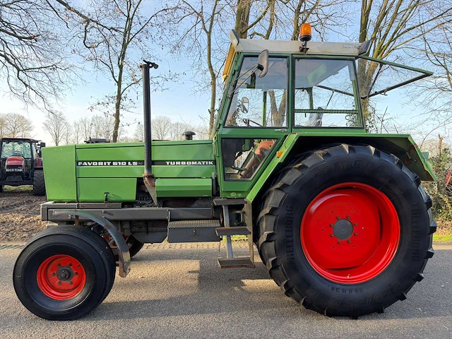 1989 fendt favorit 610 ls tweewielaangedreven landbouwtractor - afbeelding 10 van  17