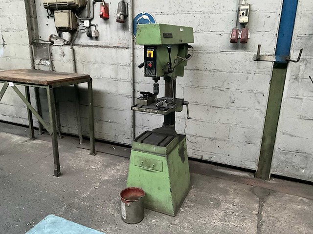 1989 flott tb m2 st kolomboormachine met toebehoren - afbeelding 1 van  4