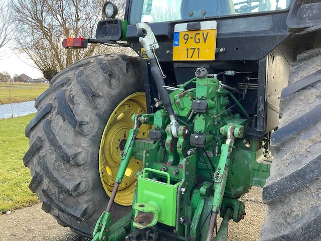 1989 john deere 4755 vierwielaangedreven landbouwtractor - afbeelding 2 van  23