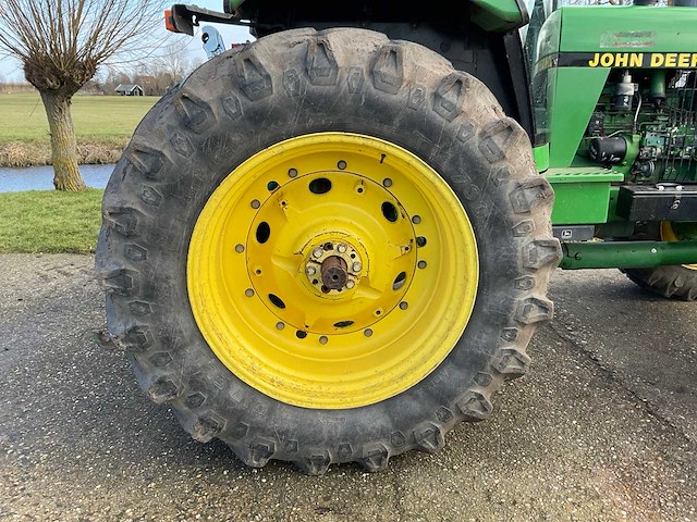 1989 john deere 4755 vierwielaangedreven landbouwtractor - afbeelding 1 van  5
