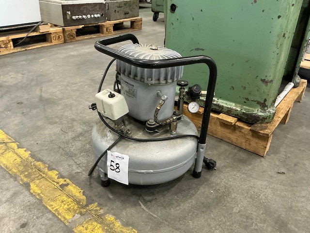 1989 jun-air luchtcompressor - afbeelding 1 van  5