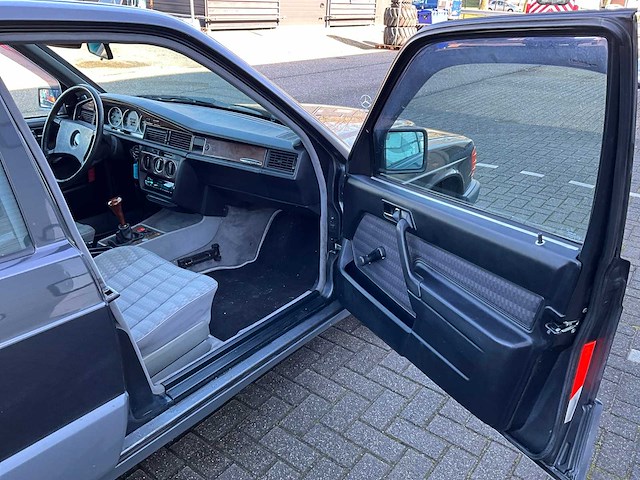 1989 mercedes-benz 190e 2.0 personenauto jvr-84-h - afbeelding 18 van  30