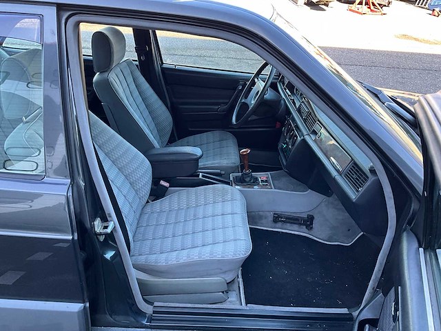 1989 mercedes-benz 190e 2.0 personenauto jvr-84-h - afbeelding 19 van  30