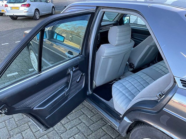 1989 mercedes-benz 190e 2.0 personenauto jvr-84-h - afbeelding 20 van  30