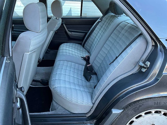 1989 mercedes-benz 190e 2.0 personenauto jvr-84-h - afbeelding 21 van  30