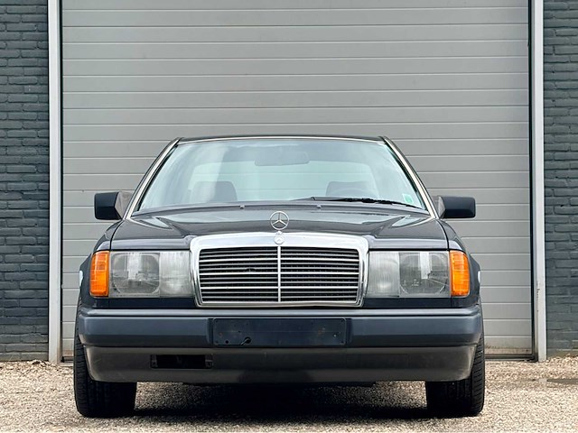 1989 mercedes-benz 200-500 automaat - met kenteken (w124) 230 ce personenauto - afbeelding 2 van  12