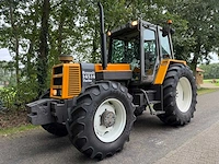 1989 renault 145.14 turbo vierwielaangedreven landbouwtractor - afbeelding 1 van  10
