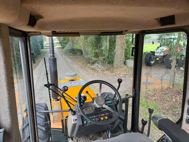 1989 renault 145.14 turbo vierwielaangedreven landbouwtractor - afbeelding 9 van  10