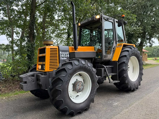 1989 renault 145.14 turbo vierwielaangedreven landbouwtractor - afbeelding 1 van  10