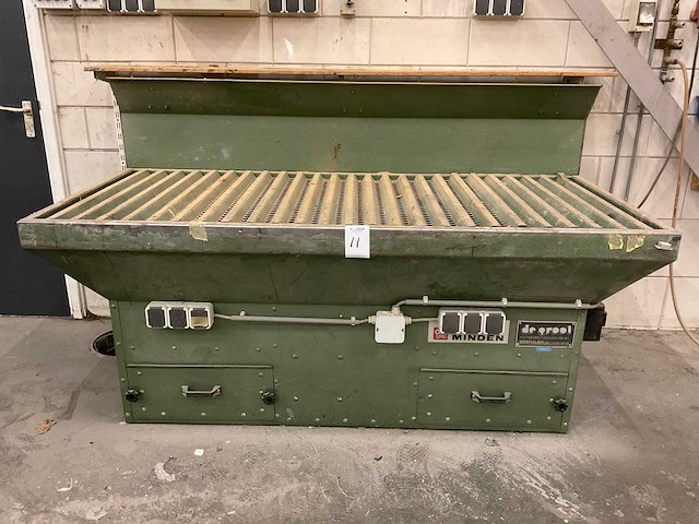 1989 sat 1 industriële afzuigtafel - afbeelding 1 van  4