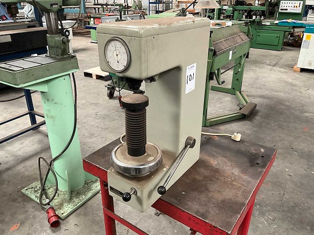 1989 skoda hardheidtester - afbeelding 1 van  5