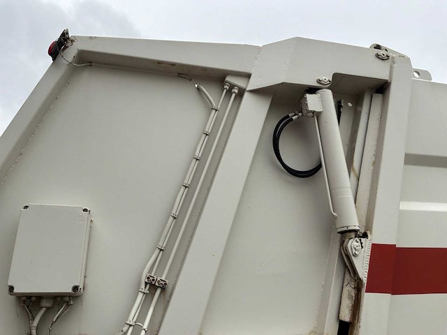 1989 volvo f12 400 intercooler vuilniswagen - afbeelding 5 van  32