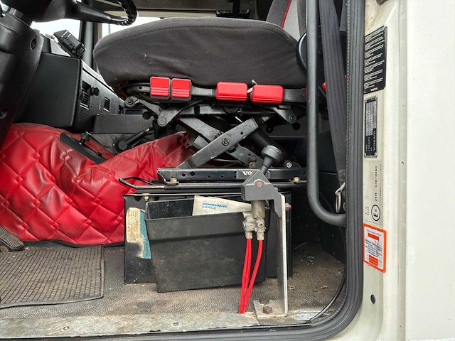 1989 volvo f12 400 intercooler vuilniswagen - afbeelding 20 van  32