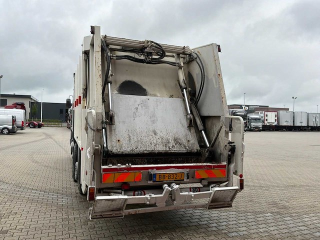 1989 volvo f12 400 intercooler vuilniswagen - afbeelding 30 van  32