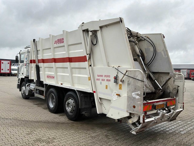 1989 volvo f12 400 intercooler vuilniswagen - afbeelding 31 van  32