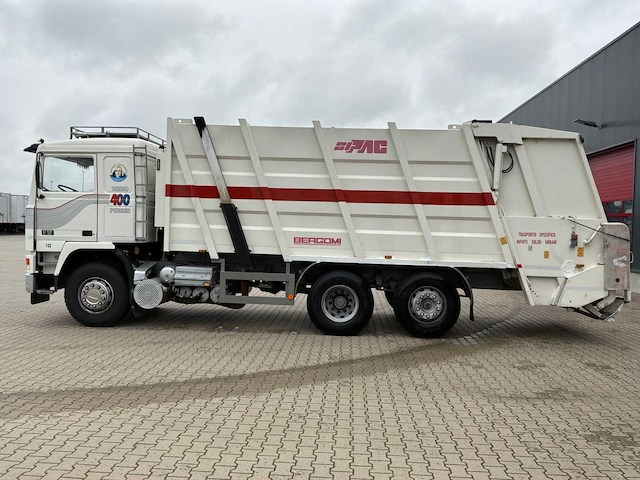 1989 volvo f12 400 intercooler vuilniswagen - afbeelding 32 van  32