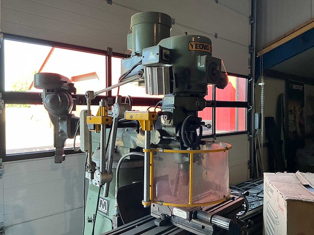 1989 yeong chin ycm-1 1/2 v verticale freesmachine - afbeelding 4 van  11