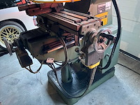 1989 yeong chin ycm-1 1/2 v verticale freesmachine - afbeelding 8 van  11