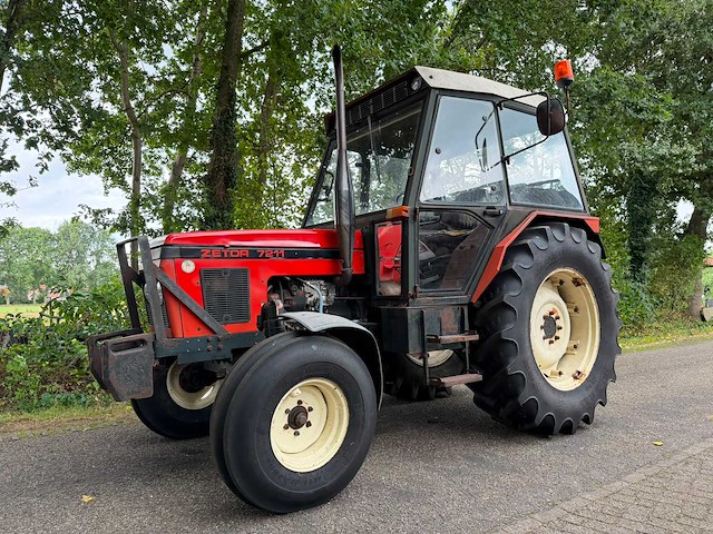 1989 zetor 7211 vierwielaangedreven landbouwtractor - afbeelding 1 van  10
