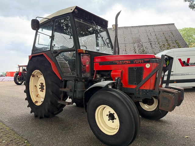1989 zetor 7211 vierwielaangedreven landbouwtractor - afbeelding 3 van  10
