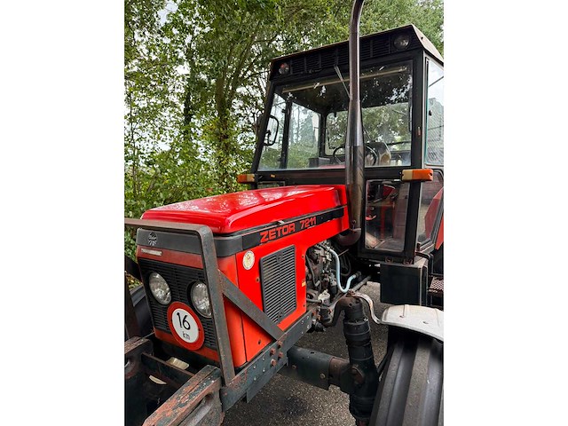 1989 zetor 7211 vierwielaangedreven landbouwtractor - afbeelding 5 van  10