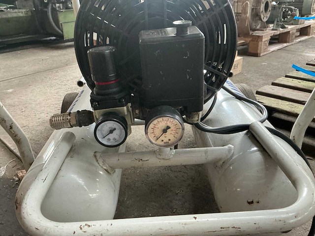 1990 alup practic w300-18 luchtcompressor - afbeelding 4 van  5