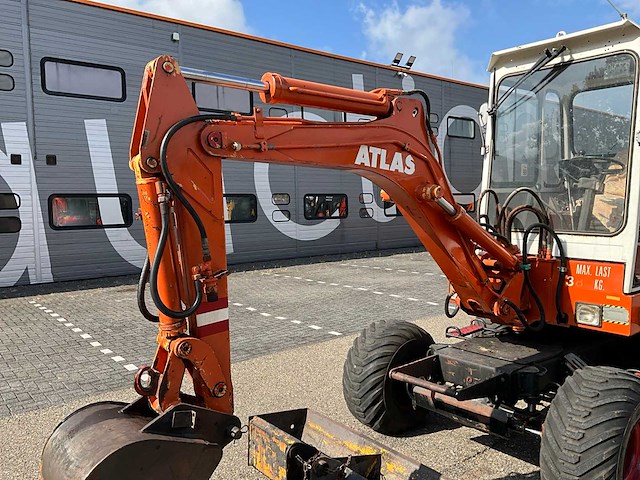 1990 atlas 360 mobiele graafmachine (marge) - afbeelding 14 van  36
