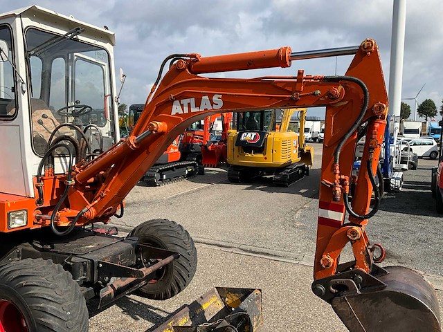 1990 atlas 360 mobiele graafmachine (marge) - afbeelding 15 van  36