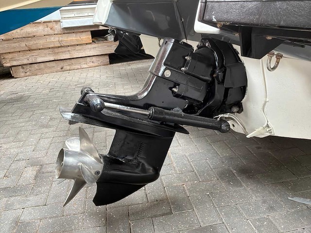 1990 bayliner capri speedboot - afbeelding 17 van  25