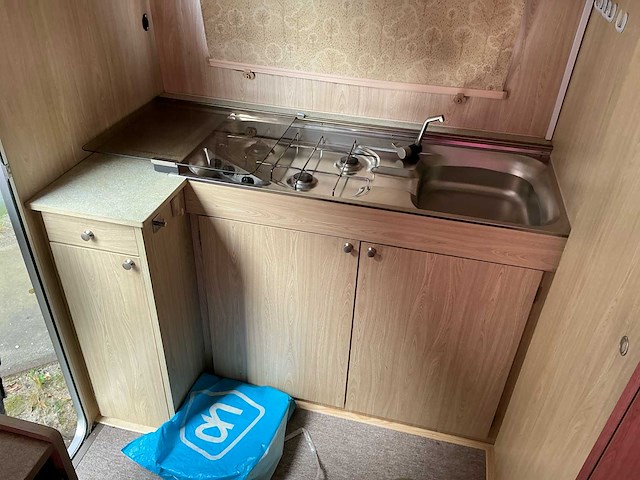 1990 beyerland vitesse 4038 caravan - afbeelding 2 van  21