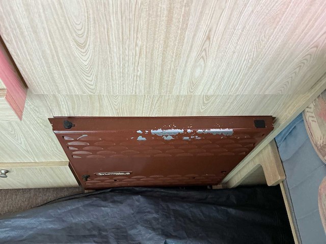 1990 beyerland vitesse 4038 caravan - afbeelding 4 van  21