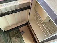 1990 beyerland vitesse 4038 caravan - afbeelding 8 van  21