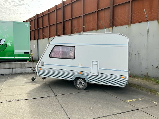 1990 beyerland vitesse 4038 caravan - afbeelding 15 van  21